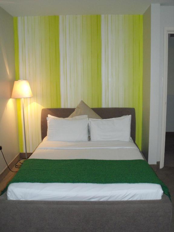 Maida Vale Aparthotel London Room photo